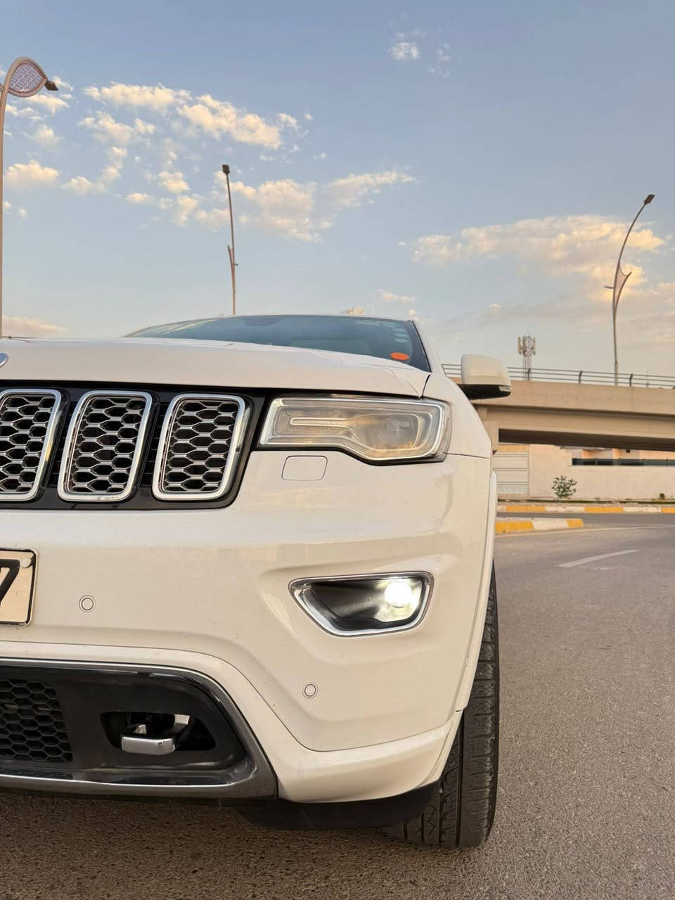 ابسعر مناسب جداً (٢٥٨)$ للبيع جيب موديل 2019 اوفر لاند خليجي وكاله شركه هارلم .ماشي (74) ميل .بجم كبس .بيها جاملغ صبغ بدون إرباك بدون تبديل اثر شخوط. مواصفات .جكات.كشن حار أو بارد داخل عسلي .پانوراما .صندوق كهرباء.استير خزن. حساس امامي خلفي .محرك 6سلندر  محرك شرط مع كير شرط .مكاني كركوك 
*********** ملاحظه اي سؤال خابر أو تدلل اعتذر على اجابه بالتعليقات
