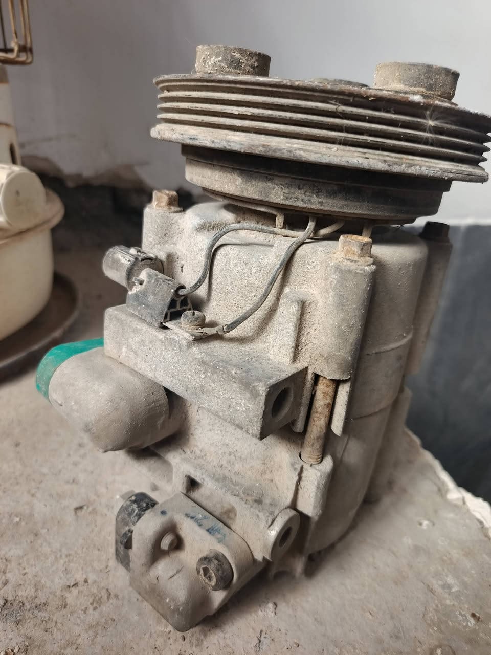 سلام عليكم كنديسر استاركس البلادي هاذ فتحته من السياره سبب حادث ونباعت هاذ بقه منه ***********
