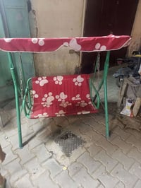 مرجوحه • طفل • جديدة