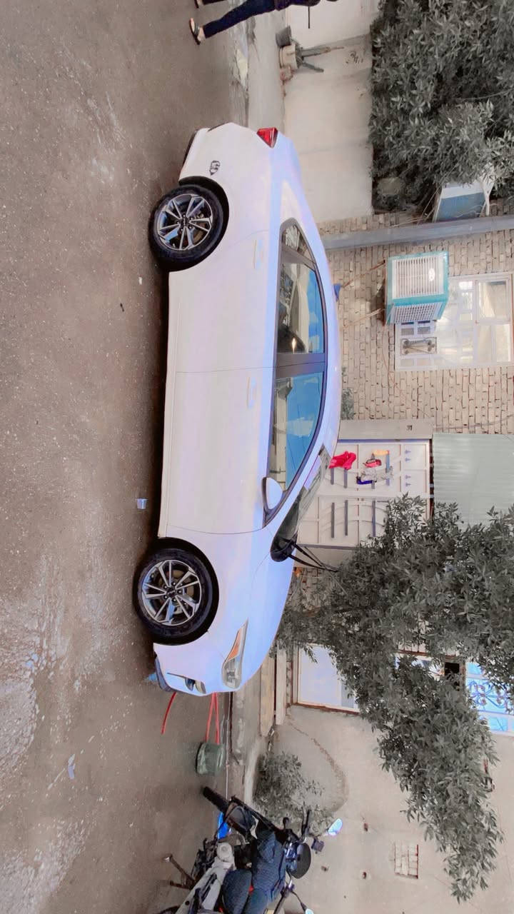 حلال للبيع خير من الله 
فورتي ١٩
أمريكي 
حادث بنيد و جاملغ قطعتين بس
وبيها بارد خفيف ما مسوي بل الهلال مال جاملغ خلفي 
ماسويته حتا لا تنحسب ضربه 
ماشيه ٨٤ ميل 
كير أي تي مو سفي تي 
السعر ١٣٧ وبيها مجال بصيط
للتواصل الرقم ***********
