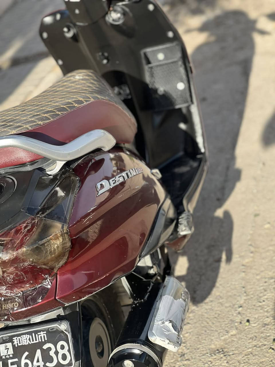 ماطور اوتوماتيك هندي محرك 125ss نضيف ما يحتاج اي شي محرك نضيف لا صوت و بخار صرف البانزين قليل بيه عداد 120 تايرات جدد سعر 800 وبيه مجال للستفسار خاص او تعليق ***********
