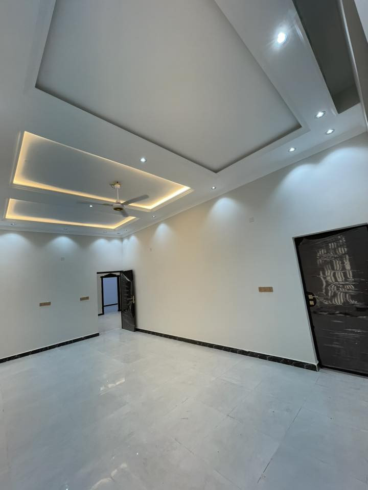 بيت للبيع 🏡طابقين( سعر مناسب)ابو البيت شويه مسعجل على بيعه مالته 🏡
***********
 سعر مناسب لا يفوتكم 
المساحه200متر متوفر بيعه جميع الخدمات
ماء كهرباء تبليط ولبيت على شارع نفسه مو فرعي 
طابقين 4غرف صاله عدد2  استقبال مطبخ  مجمع صحيات داخليه او خارجيه حديقه كراج كبير مناور موقعه حلو التنومه الصالحيه قرب مدرسه ريف الزاهر
على شارع 10متر 
سعر مناسب اتصل او راسلني بيت جديد 
👇لايفوتكم 👇
