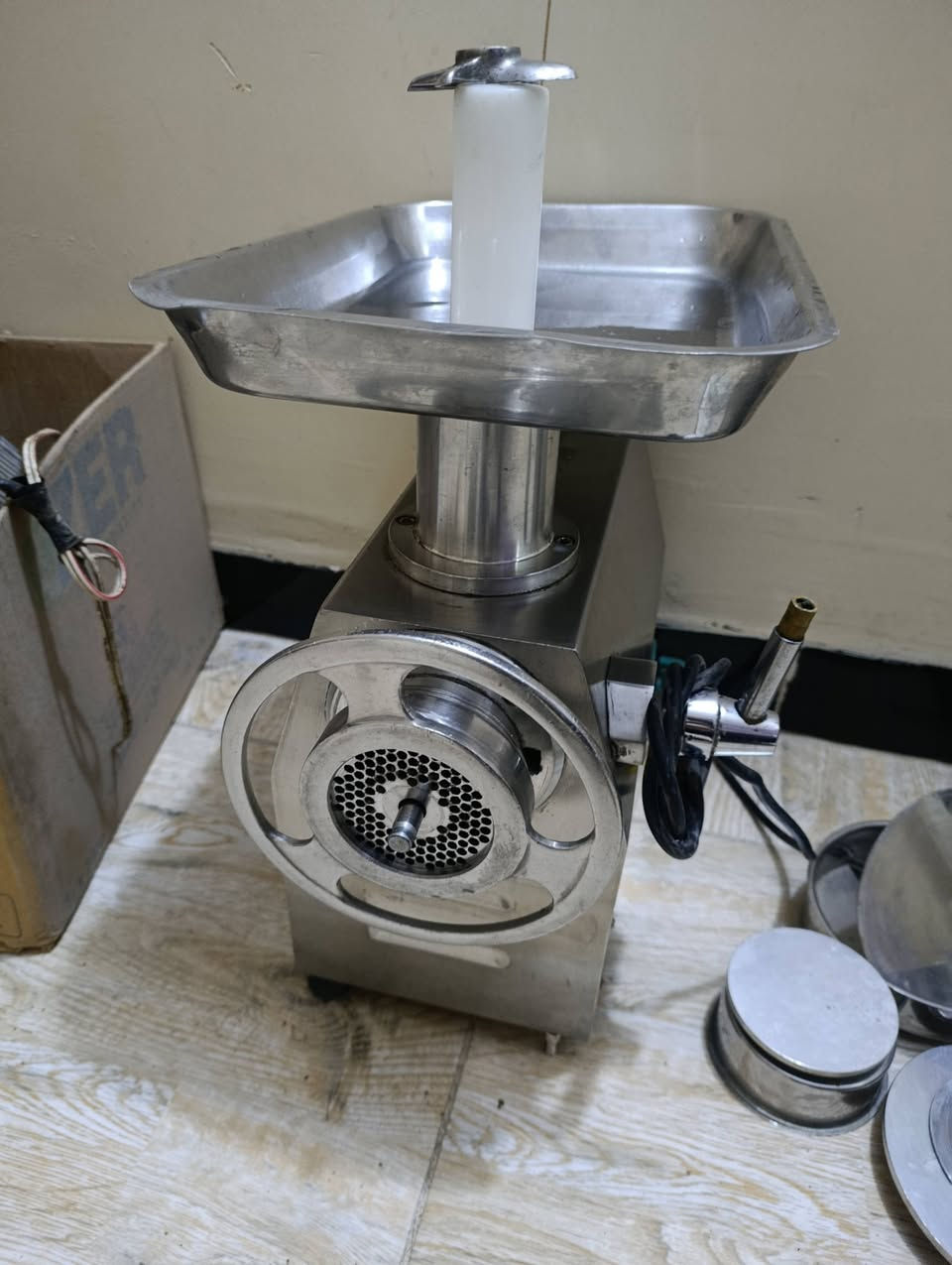 السلام عليكم الطيبين
مكينه ثرم TKتركي الاصلي حجي 22 مستعمله شي قليل امانه الله كلش جديده مستخدمه ٥ اشهر فقط الشسمه ٢٥٠ الف تواصل أكثر واتساب او اتصال ماجوب ع ماسنجر 
*********** مكاني بغداد شعب أو كريعات
