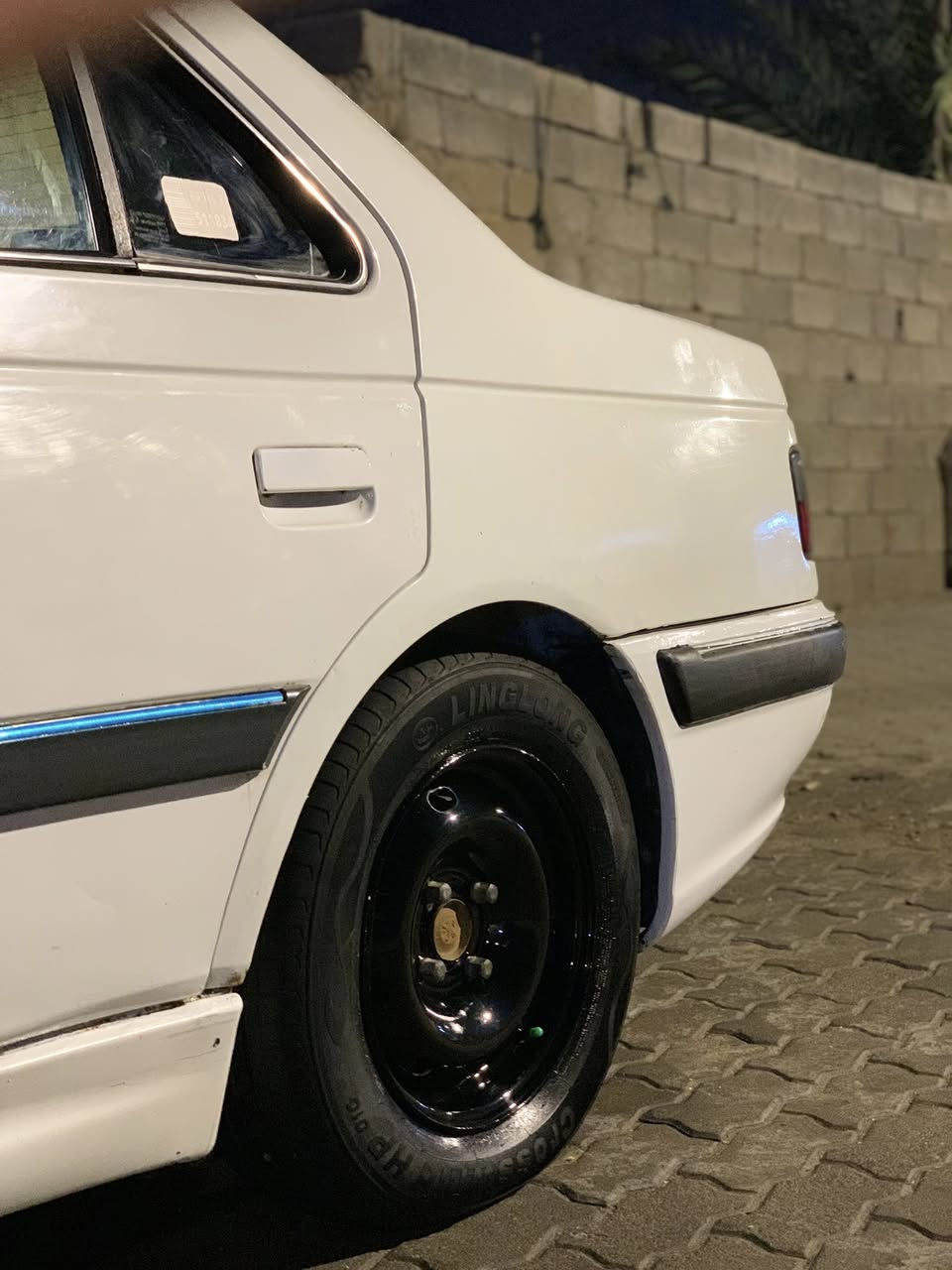 بيجو بارص ٢٠١٢
مكفوله من الضربه 
كير ومكينه مكفولات 
حداديه جديده 
تخم تاير جديد 
رنكات جدد 
غرفتها نضيفه حلوه 
سعر ٤٣
تواصل ***********
