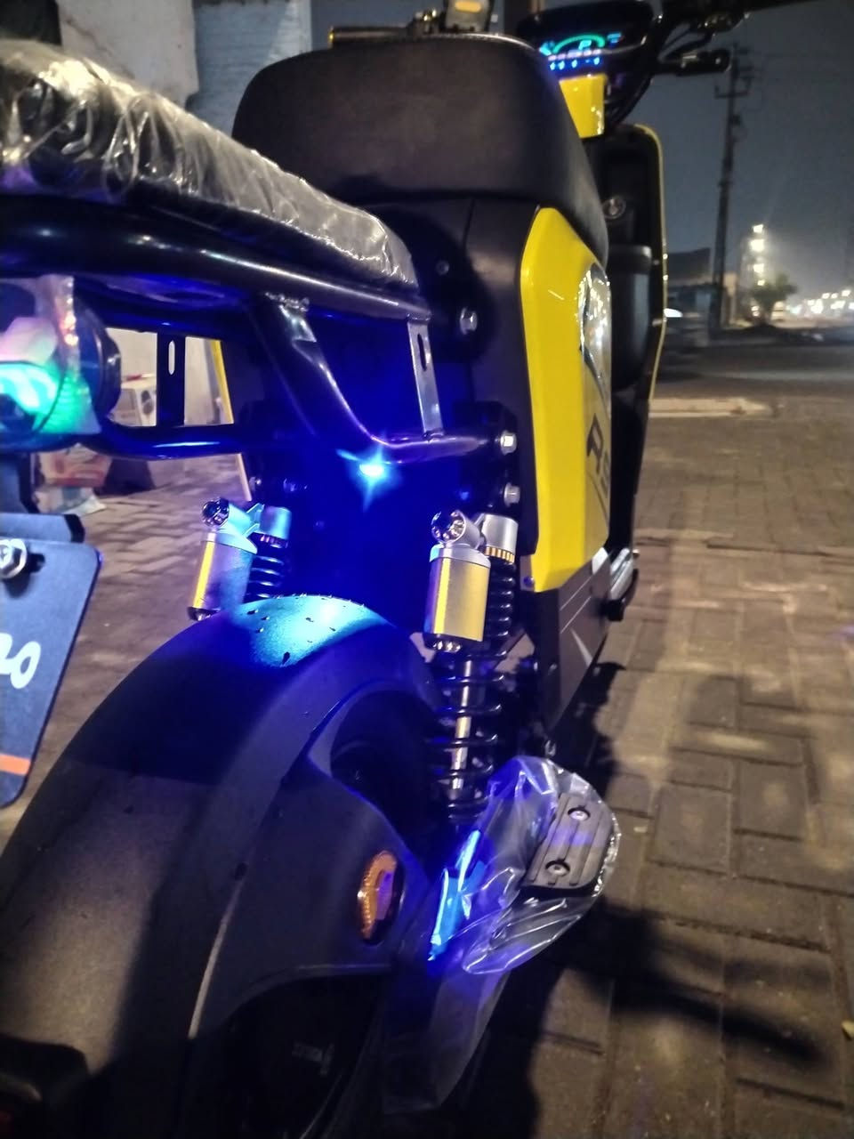 درجة شحن R9مديل 2026 بطاريات دبل كبار 32 غراضها كاملة عنوان البصرة القبله سعر 475 وبيها مجال 
 ***********
