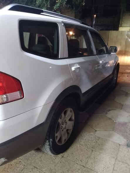 من رخصة الأدمن  كيا مهافي ٢٠١٠ بغداد للبيع كير ومحرك جديد تبريد ثلج حداديه جديده تخم تاير جدد  بيها صبغ بابين صفحه السائق بدون دواخل اثر شخوط السعر ١٢٣ $  العنوان بغداد منطقه جميله 
 ***********   ترهم مراوس 
السياره بسمي
