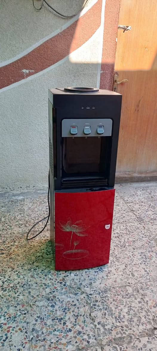 براد للبيع شغال حار بارد وبي ثلاجه العنوان بصره حيانيه دور الشرطه السعر 65 رقم الهاتف***********
