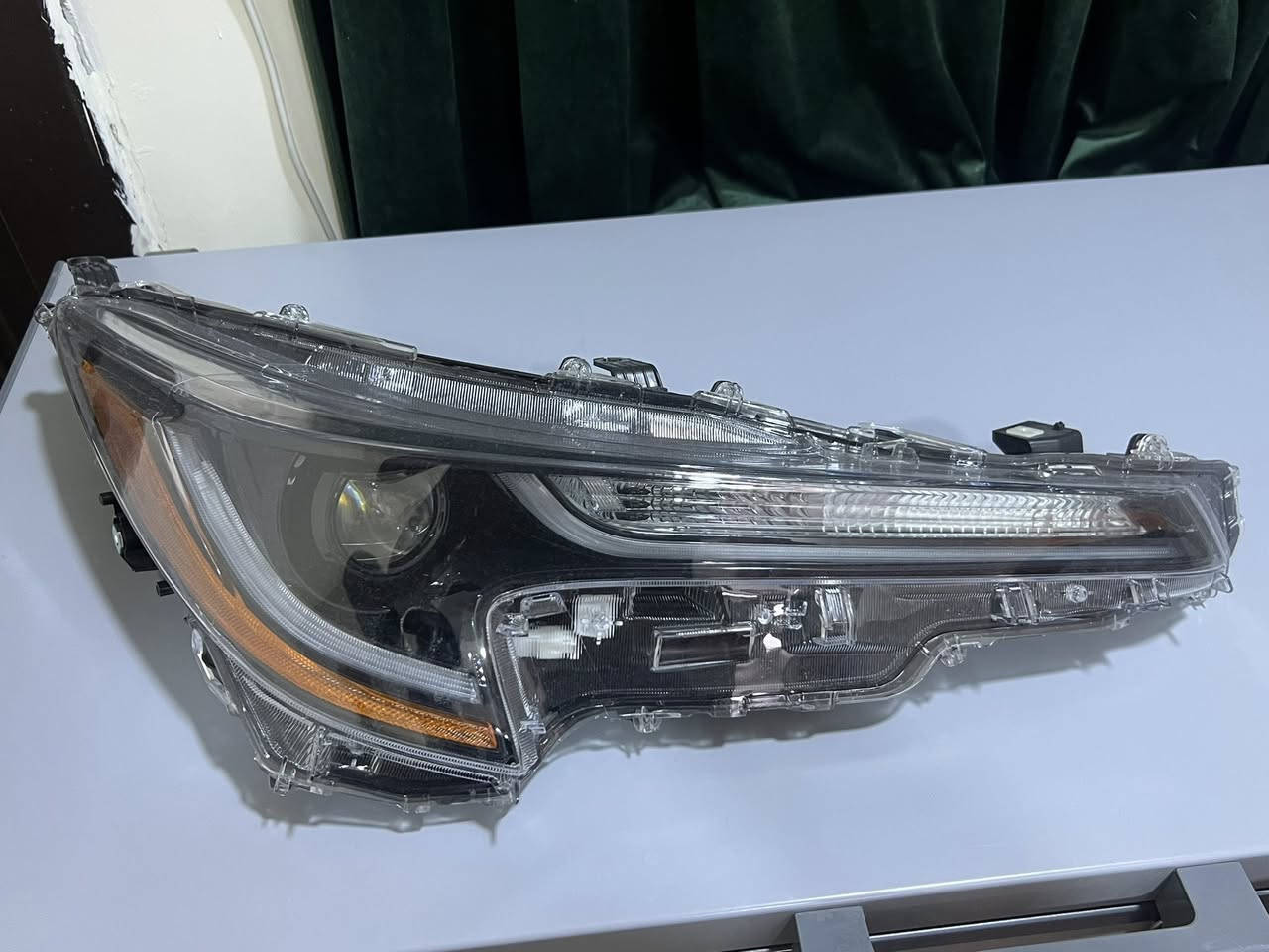 سلام عليكم شباب متاح تك لايت كورلا 22 لايت تجاري مال امريكا اجة ويه السيارة جديد شخط مابي مكاني كركوك السعر 150 الف وعندي توصيل اي محافظه ***********
