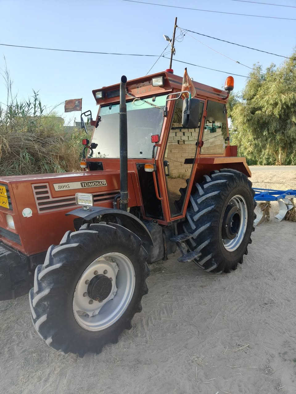 سلام وعليكم للبيع مكينة تومسان حجم 95 نضيفة  تخم تاير جديد صار شهرين من شديتهن محرك ستندر بس منزل رنكات لا بخار ولا تنقيص ما ناقصهة اي شي رقم وسنوية اربيل تحويل بسمك موديل17 رجاء بس شراي يتصل رقم ***********
