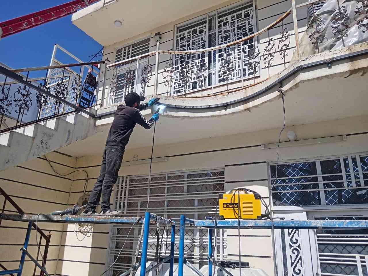 حدادة تفصال ابواب شبابيك قمريات داخل بغداد رقمي ***********
تفصال غرف سندويج
