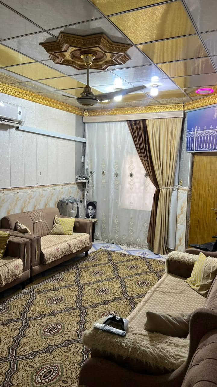 بيت للبيع حي الامام الصادق خلف المستوصف 125متر مربع طابقين عكادة يحتوي على 4 غرف السعر 92 وبي مجال الاستفسار ***********
