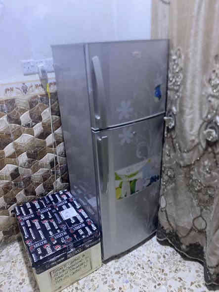 #متاح
ثلاجه نضيفه كلش فريز يخبل تجي تفحص وتاخذ ١٧٠ وبيها مجال
***********
