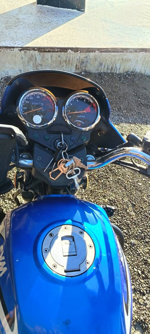 دراجه للبيع سايم سوبر 2016
سنويه عضم عاج باسمي
باقي بس استلام الوحات
مكاني الفلوجه السعر 1500  مليون وخمسمه.. الرقم ***********
