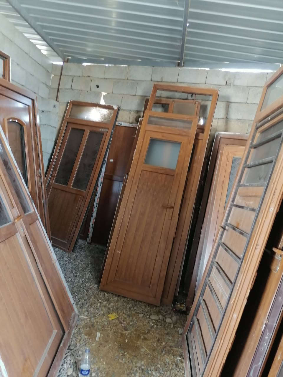 #تحية_طيبة 
اعلان وصول وجبات من الابواب والشبابيك تركي الاصلي  " مستعمل  السعر 75
المكان / الحويجه قريه لزاگه

للاتصال والاستفسار اكثر اتصل 👇📞📱
***********
***********
***********
