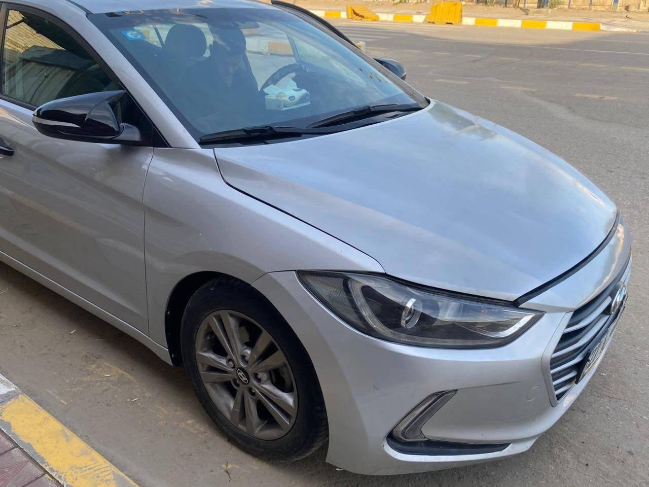 النترا 2017  أميركي بيها بس بنيد 
مكينه 2000 دوش مامفتوحة 
فول مواصفات عدا الفتحه
ماشيه 70 mi الف
واذا مراوس باحدث 
حي اريدو
مداور مباشرا الشراي يجي خاص او وتساب ماسنجر اتصل 
***********
