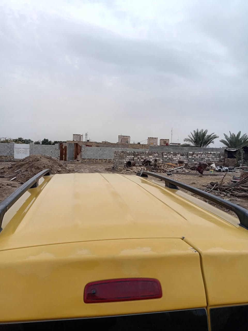 للبيع او مراوس كير ومحرك تخم تاير حداديه سنويه ل ٣٠ مصفره هيأه وغرامات  سياره جاهزه سعر ٤٧وبيه مجال *********** ديوانيه
