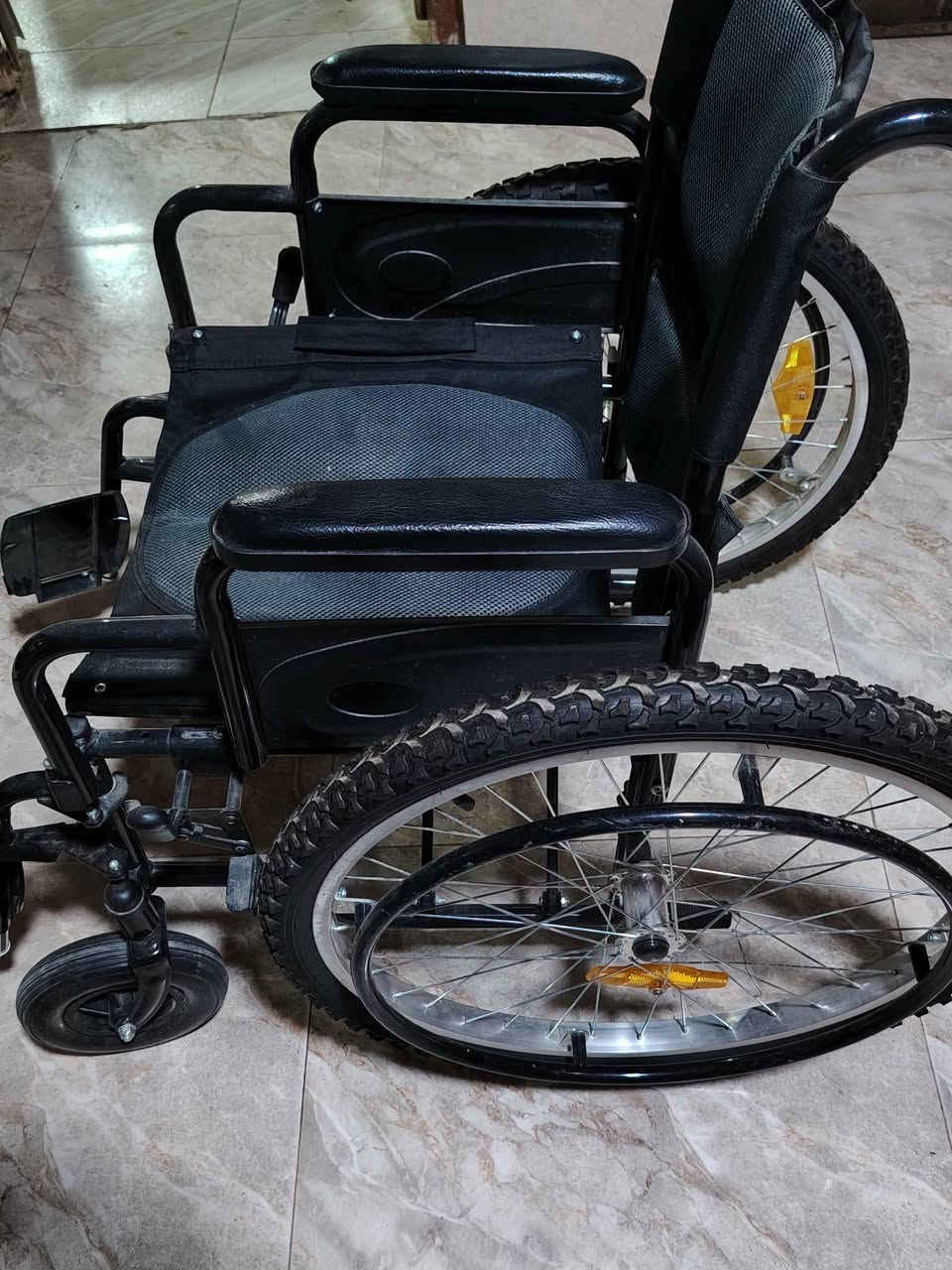 عربانة للبيع للاستفسار الاتصال بالرقم ‏‪***********‬‏ يوجد واتساب بغداد الدورة
