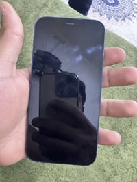 ايفون 12 عادي بلادي ممفتوح بطاريه 79 بي فطر بالظهر فقط  بطاريه 64 السع...