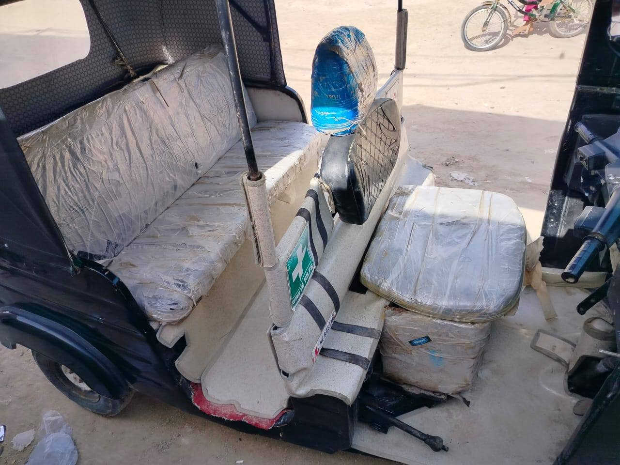 سلام عليكم تكتك للبيع موديل ٢٠١٦.   جهاز مكينه كسل تواير   كهربايات. شغاله     أوراق. أوراق. كامل.     عوني الفصليه.    شارع البيطريه.   سعره.  2800 وبيه مجال.  
***********
