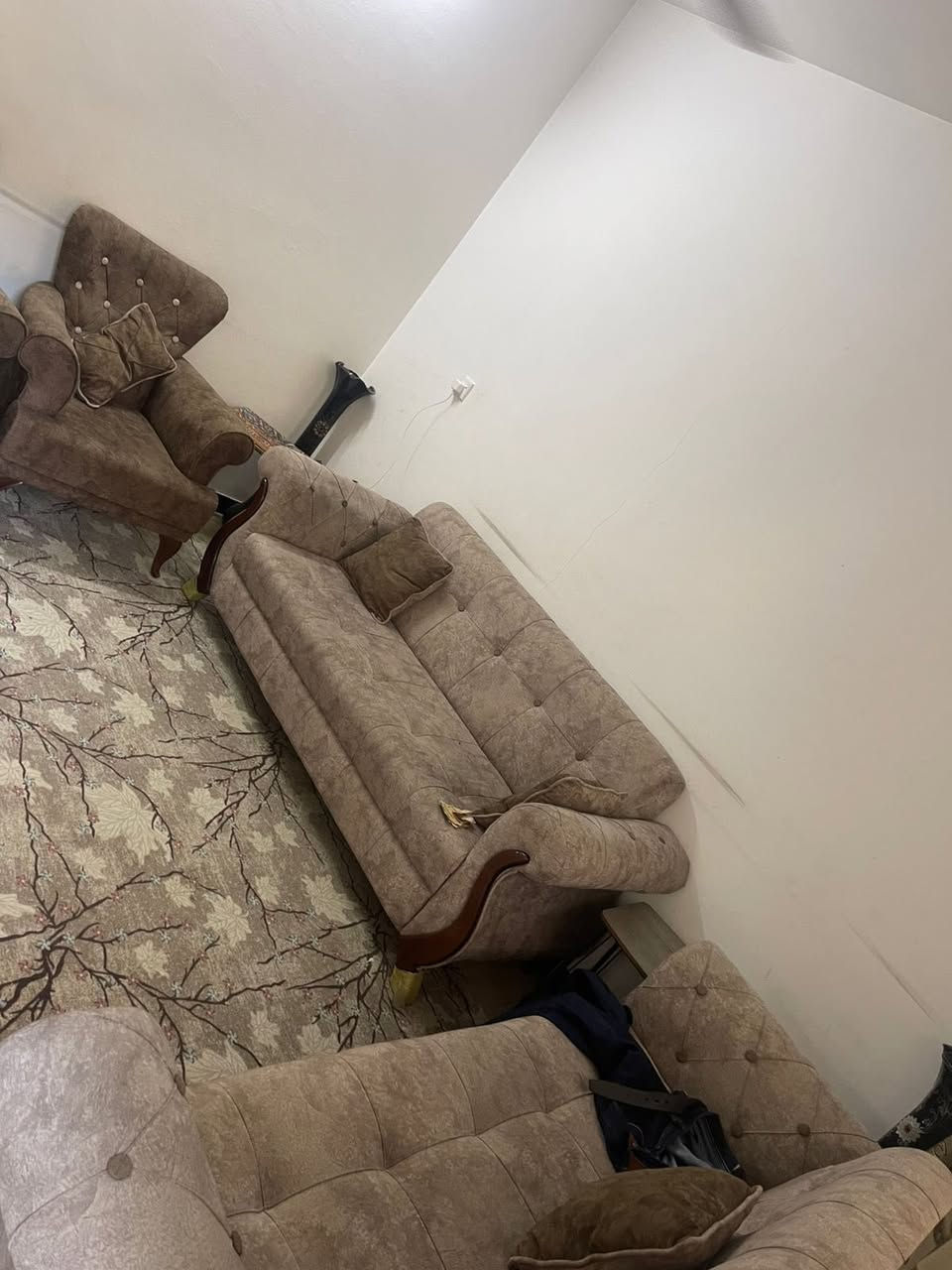 #للايجارفي السيديه ارام للاستثماروالتطوير العقاري 50متر يحتوي على 3غرف موثث صاله مطبخ خدمات للاستفسار***********
