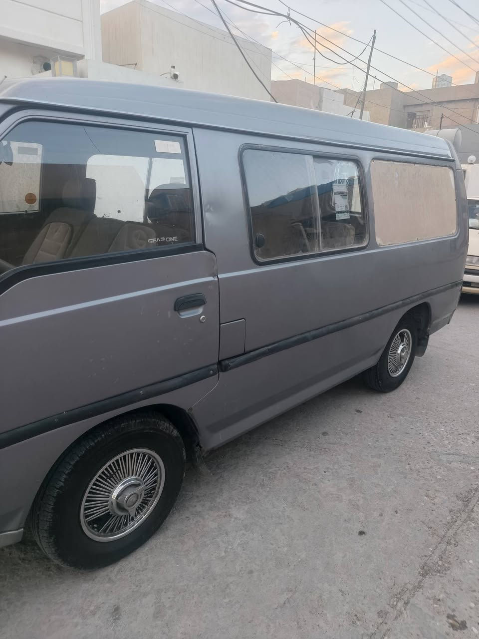هوندای h100 مینی پاس مۆدیل 1996 گیرو مەکینە وەرگەڕانی بەشەرت سیارەکە جاهیزە نقسەکی ئاوا نیە 4تایە لۆکی لەسەرە دەتوانیت یەکەسەر بۆ ئیش و کاری خۆت بەکاربهێنی سەنەوی بەسەرچوە داوای 40$محامەلە   ***********
