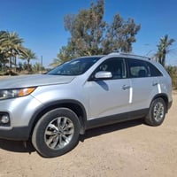 سورنتو 2013 جديدة هزة وسنويه  كير محرك مكفولات محرك2400    7 راكب 3قطع...