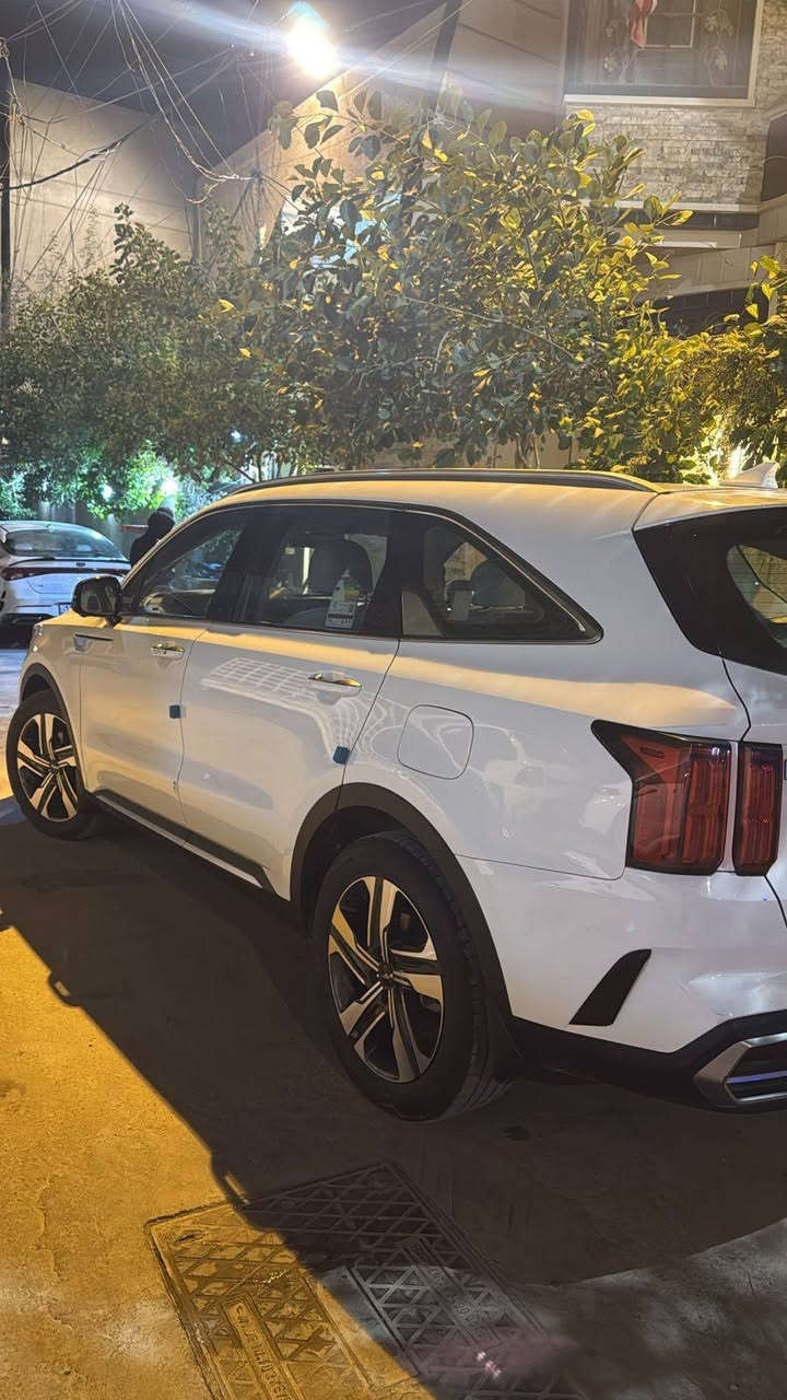 سلام عليكم
للبيع 
سورنتو موديل ٢٠٢٣ خليجي فور اكس 
رقم بغداد بسمي 
ماشية 31  
ستة سلندر 
فول مواصفات واحد على واحد 
بصمة
بانوراما 
فورويل 
كشنات تدفئه تبريد 
خمس كامرات 
كير ماوس 
سايد برك بصمة
مري شفط 
حساسات 
نزول منحدرات 
تشغيل عن بعد 
كار بلي
اريل انفكيشن 
كشنات جلد + كهرباء 
شاحن في الكراسي الامامية 
شاحن واير ليس 

السعر  31,000
مكان السيارة بغداد 
الاتصا ***********
