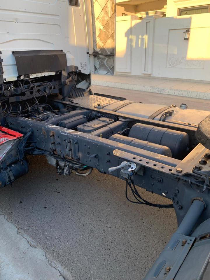 سكانيه للبيع كير مكينه شاصي مكفول مكاني بغداد *********** مربوطه فلات تخم تاير جديد
