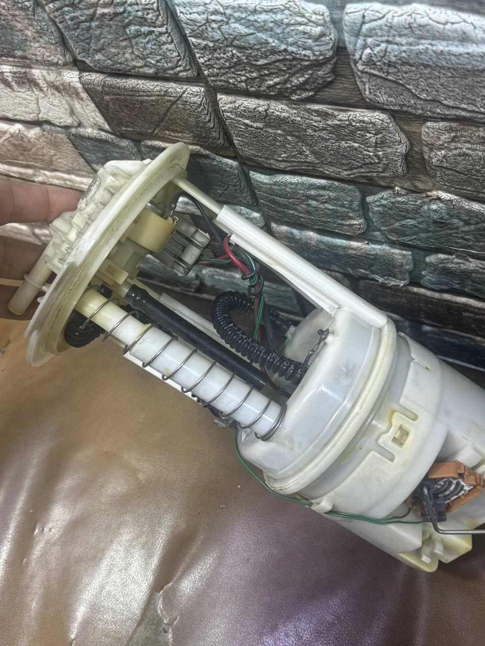 السلام عليكم
فيت بم  والقاعدة (عبوة) للبيع، خاصّة بسيارة جيب ليبرتي، مال حاوية، غير مستخدمة ونظيفة جدًا.
السعر: 130 ألف
العنوان: بغداد
***********
