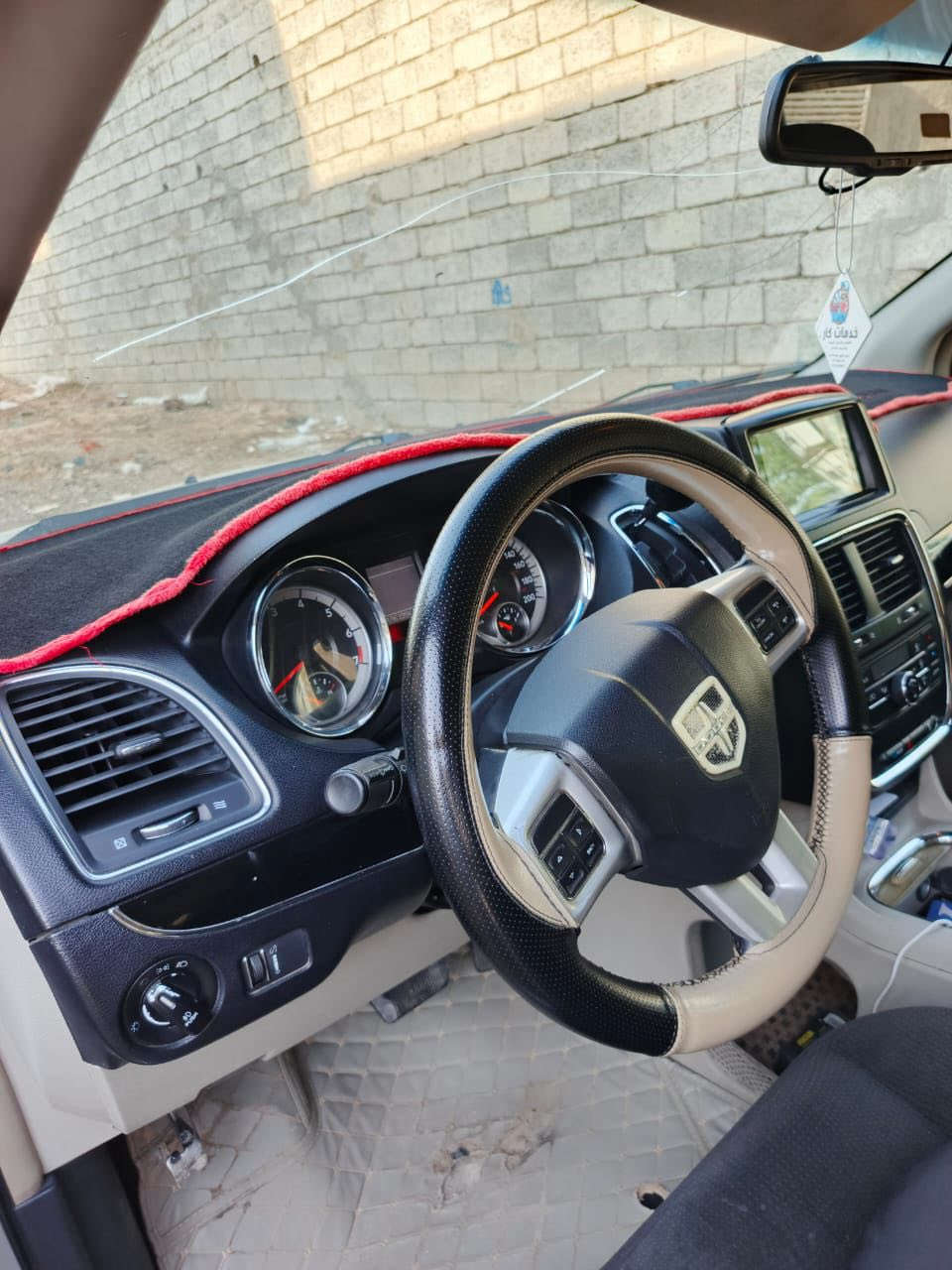 السلام عليكم ورحمة الله من رخصه الادمن سياره دوج كرفان موديل 2017اربع قطع سبغ بدون دواخل قطعتين امريكا قطعتين بالعراق كير ومحرك جدد قبل شهر شادهن تبريد تدفئه مضبوط  حداديه جديده سعر 135 ورقه وبيها مجال مكانها أربيل للاستفسار الاتصال بالارقام ***********/*********** متوفر واتس اب
