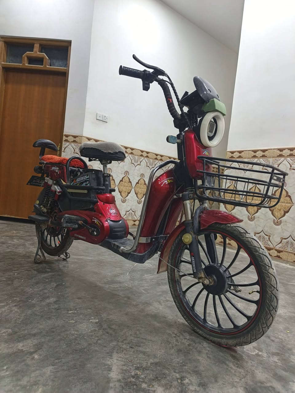 سلام عليكم دراجه شحن للبيع ٥بطاريات ٢واكفات ول بقيه يقرن١١./او مراوس ب جبلي اوهارلي *********** او خاص
