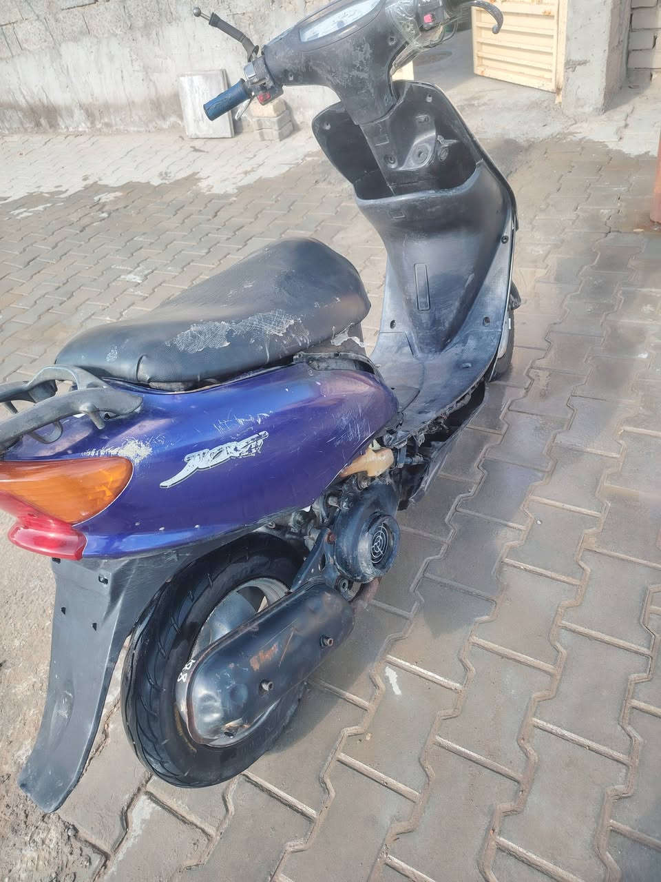 عصفورية كهربائيات شغاله عوزهه جوزة وترتيبات السعر 150 بغداد الشعب ***********
