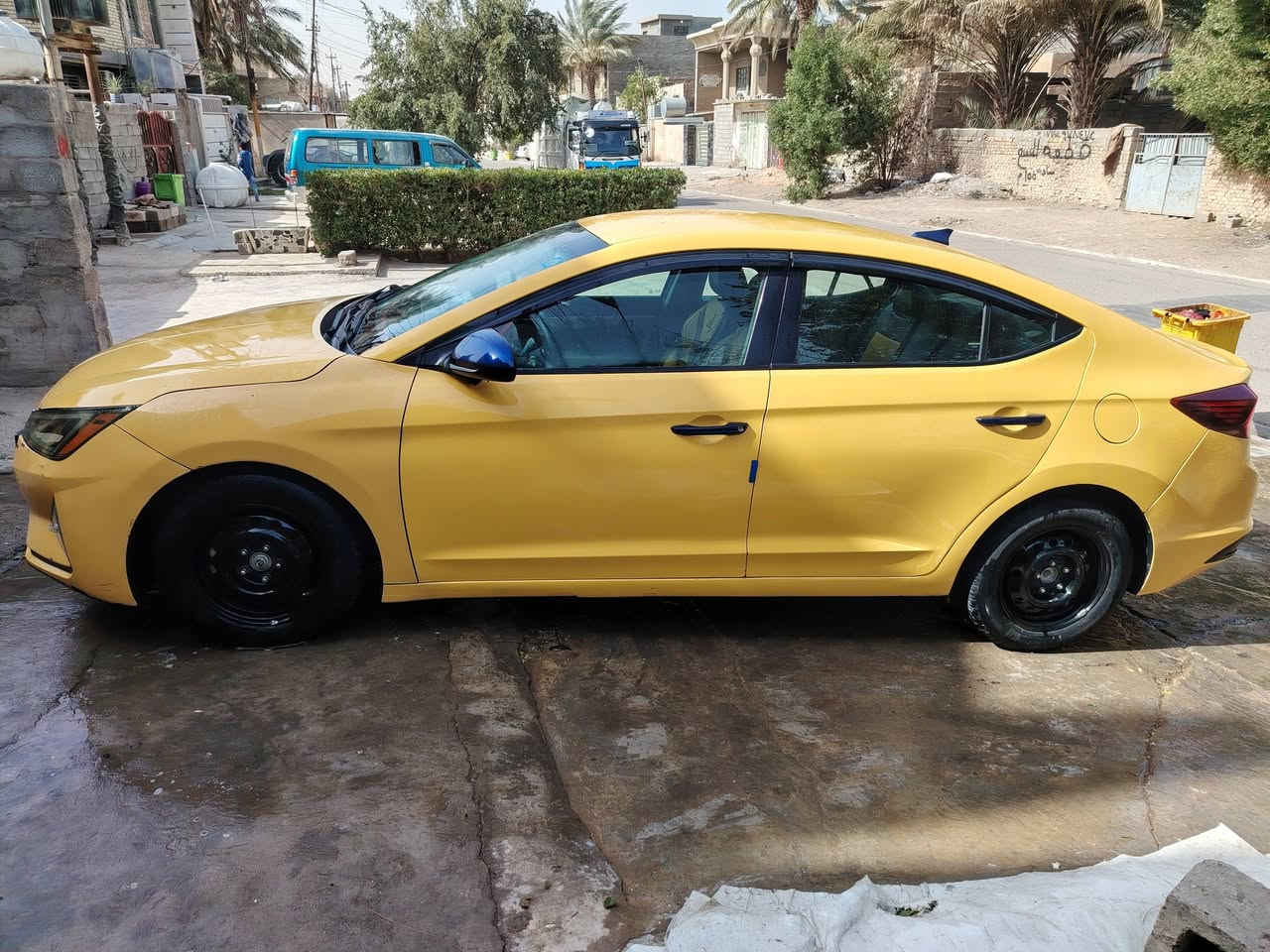 يا الله السلام عليكم انترا موديل 2020 كير at كفاله مكينه 2000دوش ممفتوحه لا تنقيص ولا تبخير كفاله بدون دواخل شواصي كفاله  صور حادث موضحه بل صور فقط باب ونفسه بلادي وجاملغ تعمير بسيط جداا سياره جاهزه ربع متصرف عليه باسمي شرط تحويل السعر 132 بيه مجال جدا بسيط ما متواجد عل خاص رقم هاتف ***********
