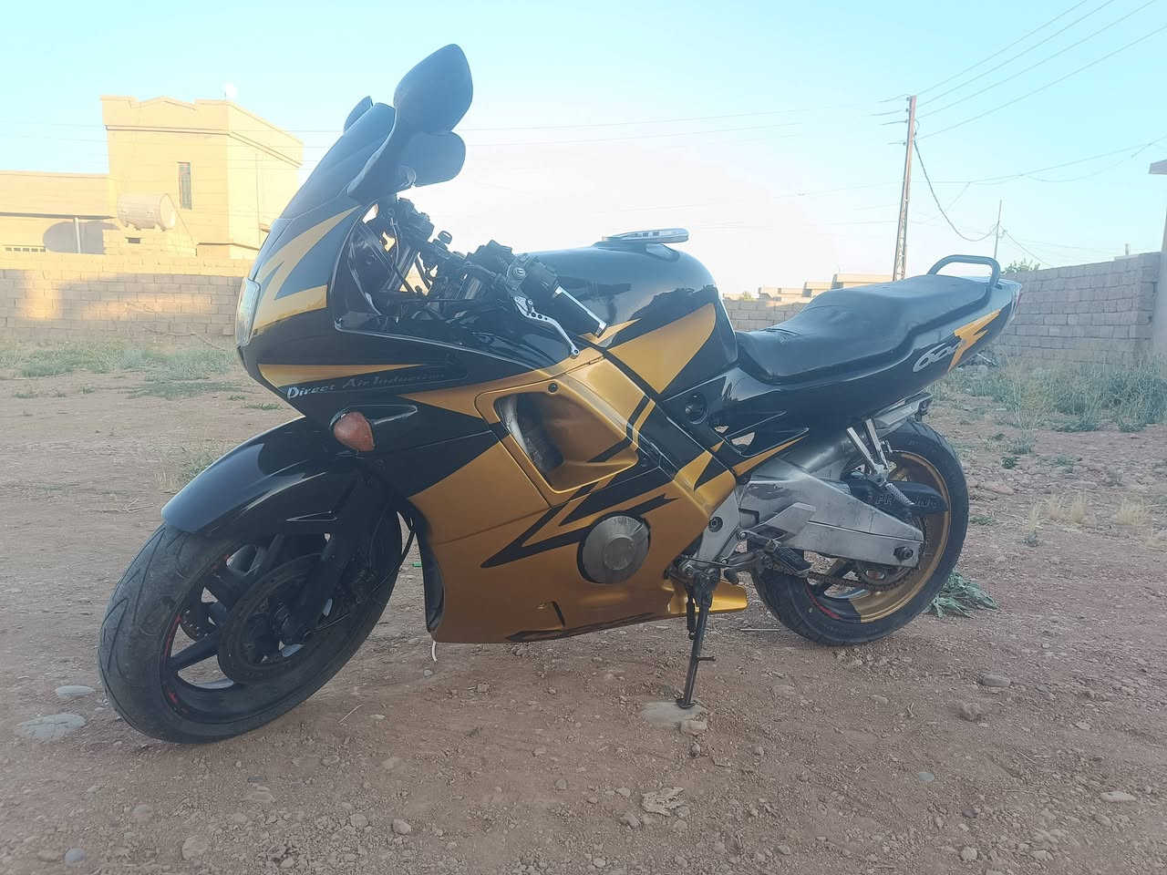 السعر 14 قفل / هوندا CBR600cc
دراجه جاهزه 
شغل واطلع شرط لا تبخير ولا صرف
كير ناعم 
شعله ومعدل

ترهم مراوس بأقل منها واخذ فرق 
ما تناسبك علق تعليق حلو ارفع المنشور 
وشكرا


**إذا كنت صاحب هذا الإعلان وتريد حذفه لأي سبب، رجاءا أرسل رسالة إلى الدعم الفني**