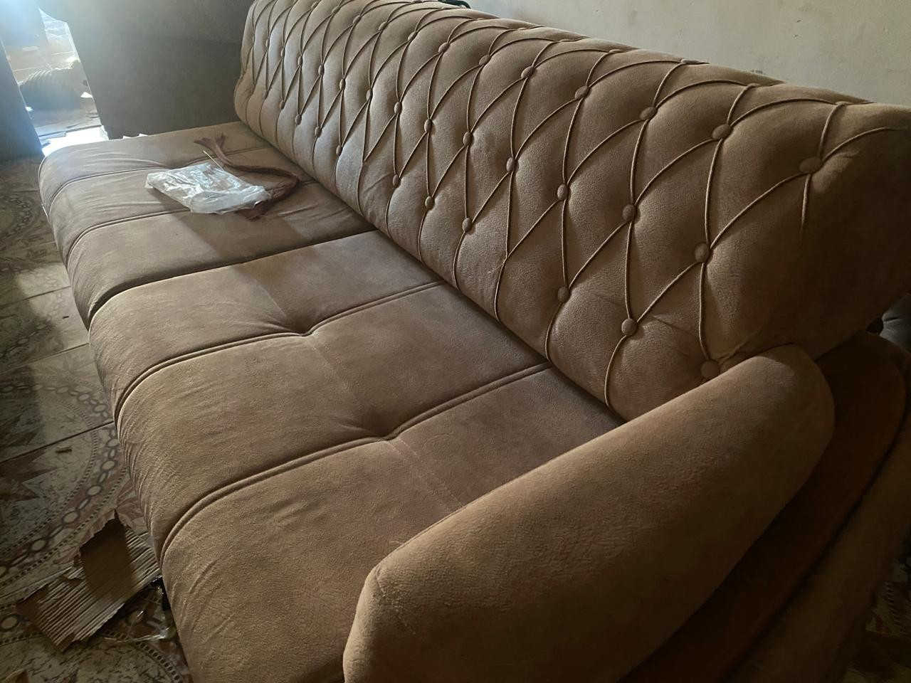 السلام عليكم 
للبيع ديوان تركي 10 مقاعد 
نضيف جدآ ب 600 بي مجال 
مكان المحمودية حي بدر 
***********
@إشارة
