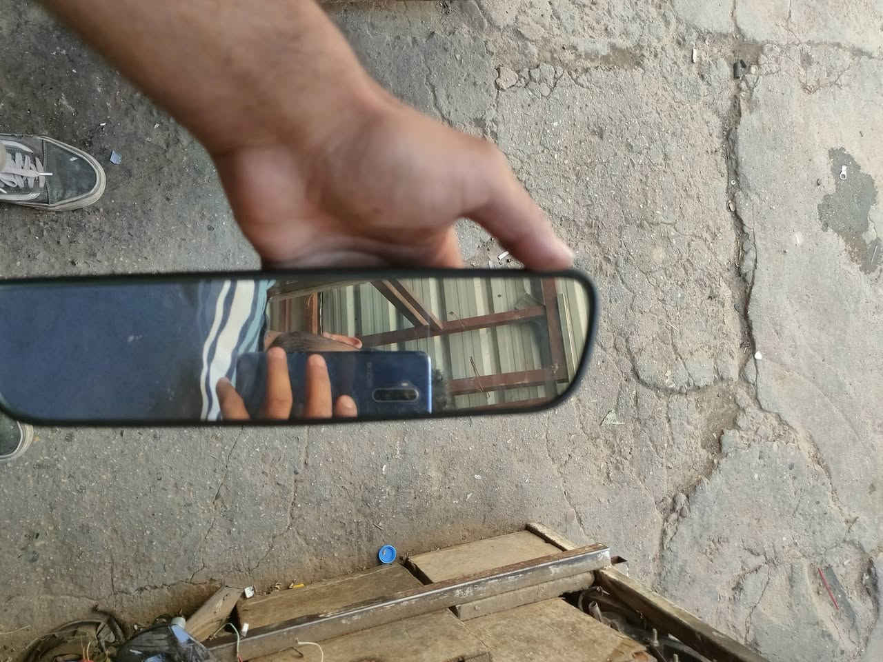 السلام عليكم توفرت مرايااخلية جديدة جميع السيارات الكورية جملة مفرد
*********** عقيل
