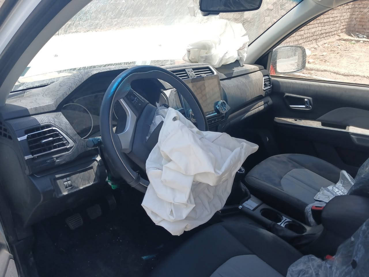 للبيع كريت 26 ماشيه 5000 قم قادسيه بيع على حادثه السعر 105 وبيه مجال عنوان سماوه مركز مدينه  ..***********
