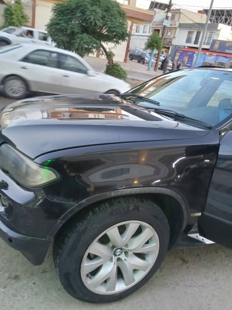 35گەلا قفڵ
بیئیم x5ی سفر 
هەموگیانی لۆک ماوەتەوە
فول موسفات قەپات
مەنەفیس عسل
بۆیاخی قەترە نیە
پێش ودوای کەپسە
زۆرلەوێنەکان جوانترە
*********** السليمانية, العراق
