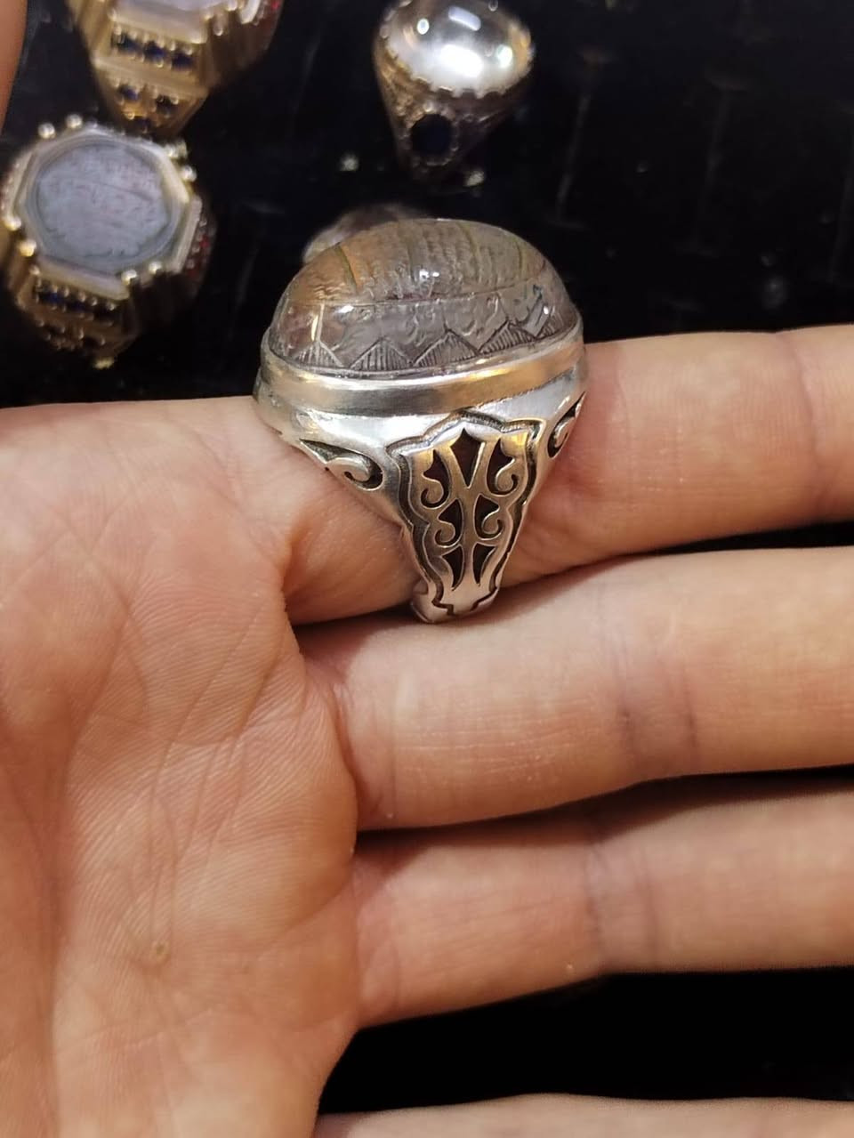 خاتم در النجف صافي حجم كبير مخطوط القلاقل الأربعة خط يدوي صياغة تايلندي ثقيلة قياس الخاتم 29 السعر 150 الف مع التوصيل ***********   او ***********
