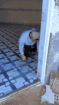 ***********//***********خلفه سيراميك وترميم/بورسلين/فرشي/البخ سمنت وجص /مكاني /طوريج بابل/كربلاء
