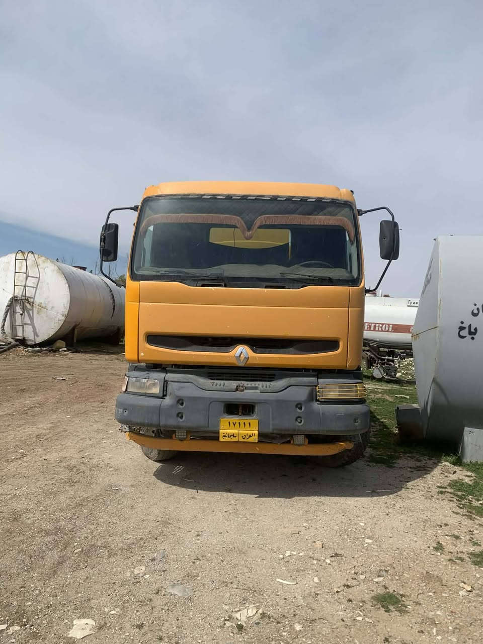 ڕینۆ مۆدێل 2000
کێڕ مەکینە بەشەرت
لە سەنەویا تەنکەرە

رینو تنکر مای
مودیل 2000
بسنویە تنکر
عینوان 
سلیمانی 
***********
