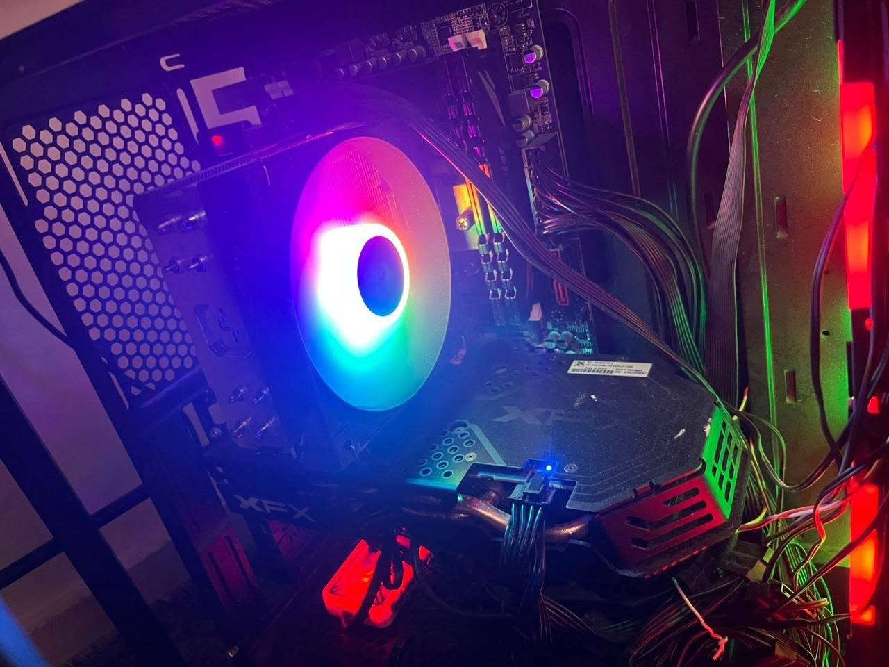 حاسبة كاملة للبيع
المعالج: Intel(R) Xeon(R) CPU E5 -2670
كارت الشاشة: Radeon Rx 580 16MB
 الرام: 16GB
 :  الهارد: SSD M.2 500GB 
 النظام: Windows 11 Pro مفعل

  للتواصل خاص
***********
