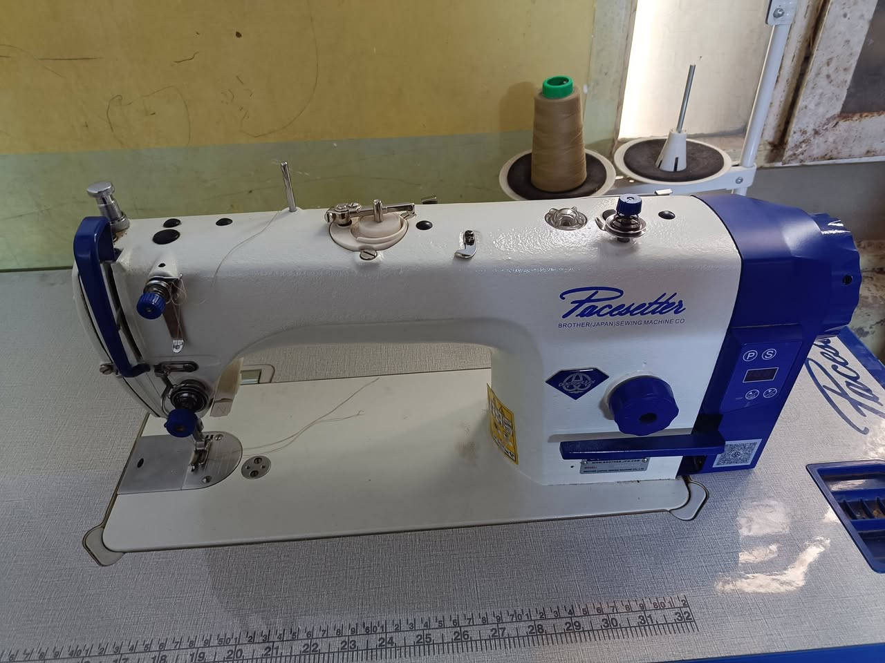 سلام عليكم من رخصة مدير الكروب وإخواني وأخواتي المحترمين مكينه خياطه للبيع بعدهي  جديده السعر 400 الشراي الاتصال على الرقم ***********
