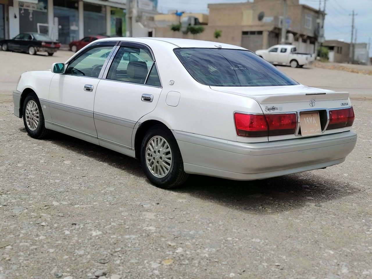 سڵاویی خودالە هە مولایە ک
ملیکە بڕاوە.کودیی هە یە بە ناوخومان
دیفوریی بچوک171
2002.دواکریستاڵ
ناوزە رد.لوک
تایە وویلی لوک.چرکە یی تیدانیە
زورجوانە.ماڵی دوستە
شوین سلیمانی.
***********
