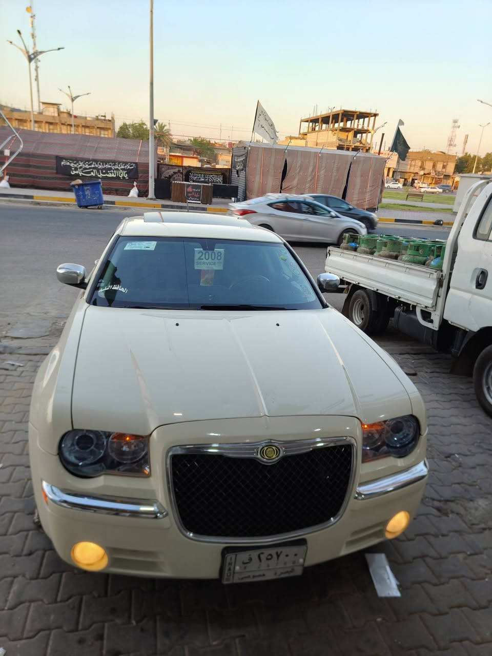 اوباما للبيع موديل 2008 رقم بصرة سنوية لل28 مكينة 3ونص السيارة كنديه دون ضربه السيارة فتحه فول مواصفات كير مكينة حدادية تخم تاير تبريد كله جديد وبيهه صبغ اثر خياس 3قطع عنوان السيارة بصرة السعر 105رقم الهاتف/***********
