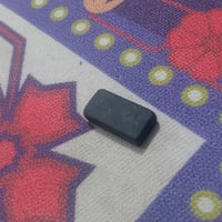 هذا حجر شحذ مستطيل الشكل، مثالي لشحذ السكاكين والأدوات الحادة. حجمه من...