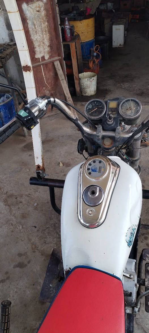 السلام عليكم ستوتة البيع موديل 2017محرك نضيف ستوتة ام طيرحلوة تايرات نظاف خياس بصيط سعر 900وبيهة مجال لطيبين مكان بعقوبة كنعان رقم ***********
