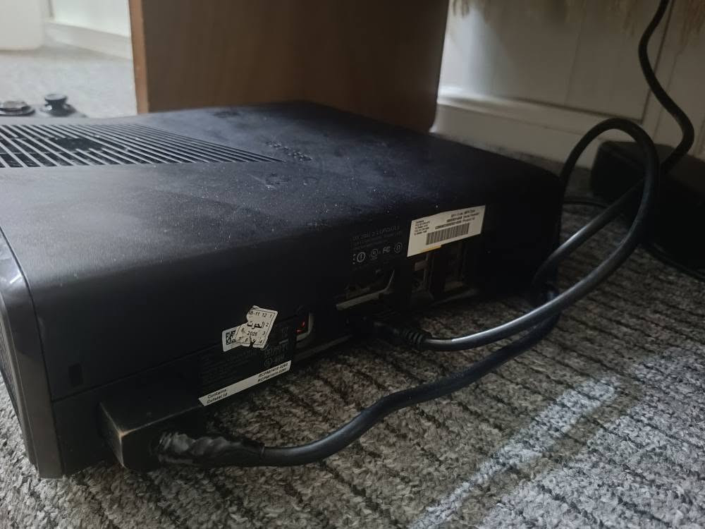 Xbox 360بۆ فرۆشتن یەک دەسکی بە وایەری لەگەل 102یاری تێدایە بەشەرت لە هەولێر***********
نرخی 90هەزار أربيل, العراق
