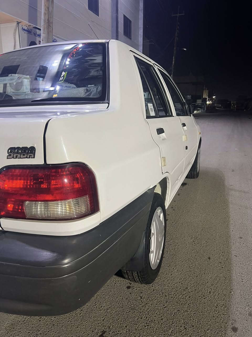 السلام عليكم سايبا. 2018سياره جديده تخم تاير جديد صدر قبل شهر بدلته سياره خيرمن الله ماناقصها شي  بيها الجاملغ الامامي جهت السايق زلغه ابو تكتك وصبغته وصورته موجوده بدون ضرر فقط صبغ السعر 53وبيها مجال 
مكان سياره مدينه الصدر الحبيبيه اتصال  ***********
