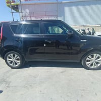 كيا صول موديل15 محرك 2000 بيها قطعتين  والسونار مرفق  السعر 90 0780606...